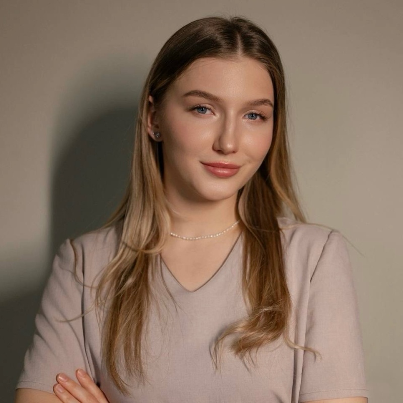 Полина