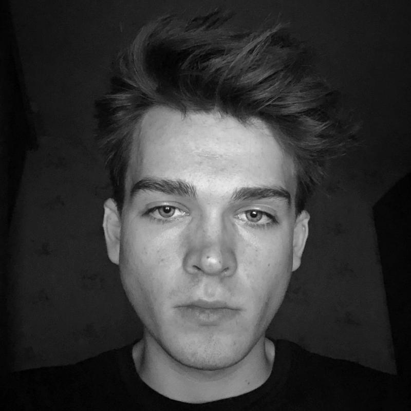 Павел Любимцев
