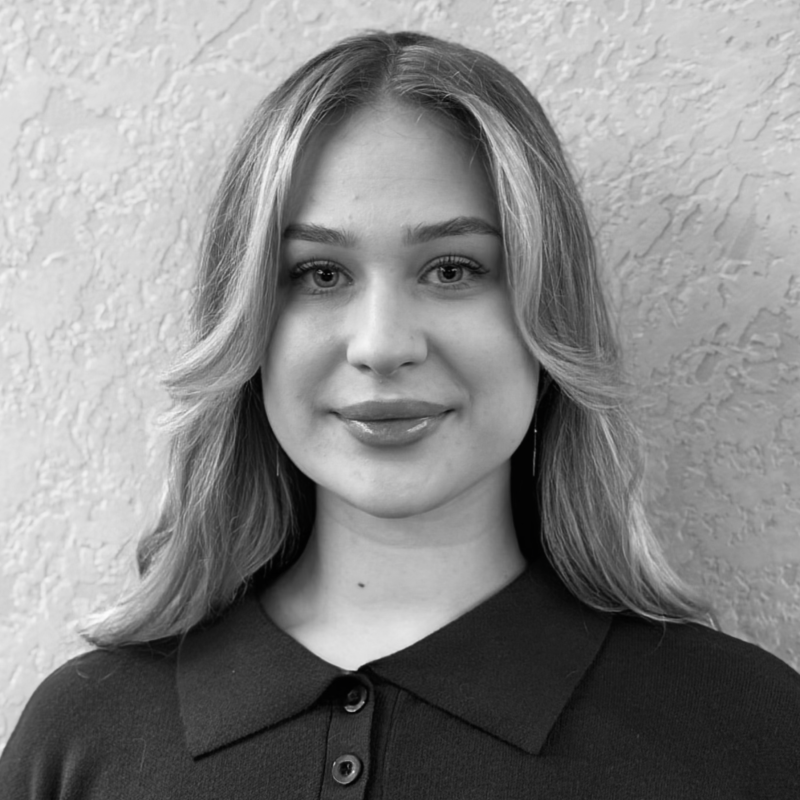 Ксения (оформление бровей в ПОДАРОК)