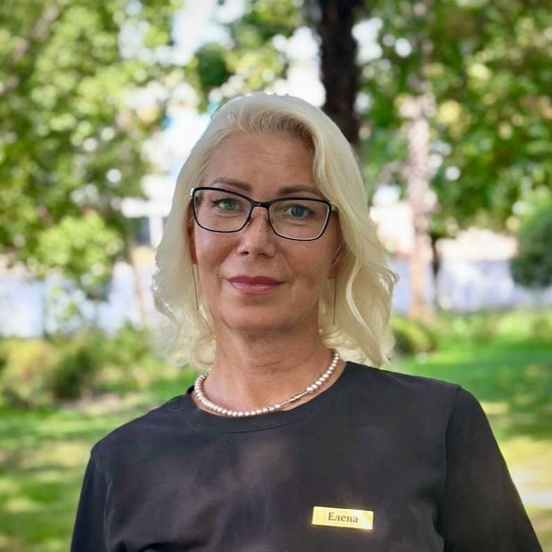 Елена Семенова