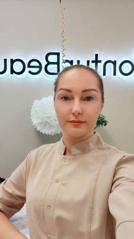 Елена Максимова