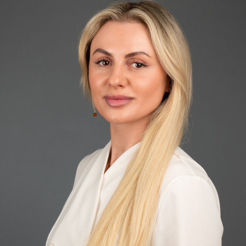 Макарёнок Юлия